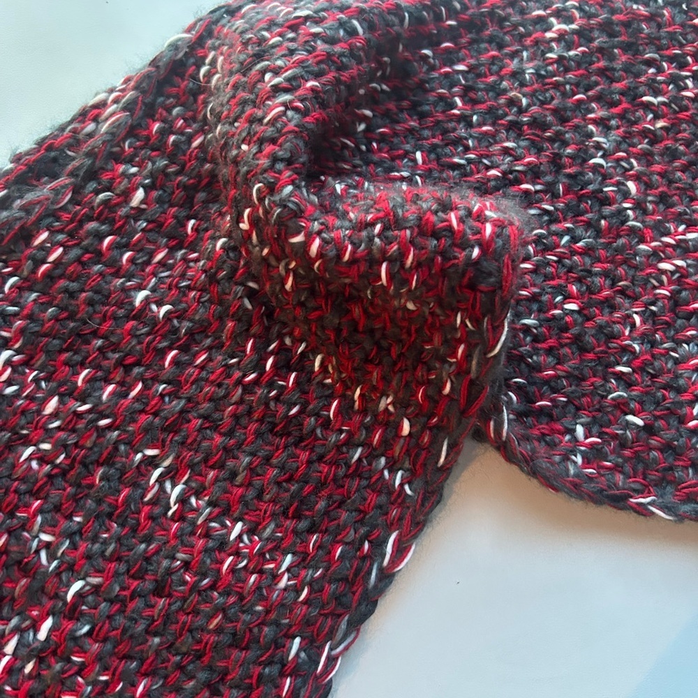 Versona NEW red and charcoal retro knit wrap one size acrylic cozy gift - Picture 2 of 6